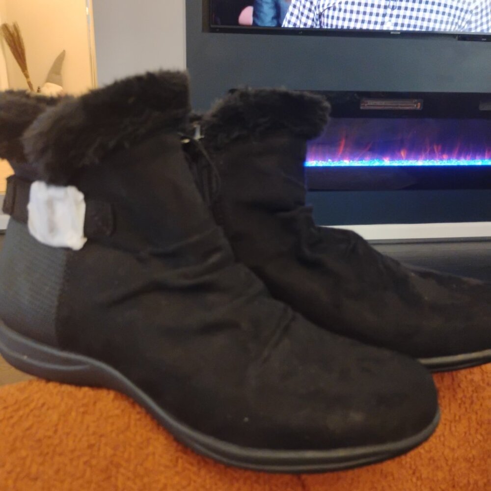 NWT Easy Spirit Flex Step Black Faux Fur Lined Ankle Boots Women’s 6.5 - Picture 4 of 6